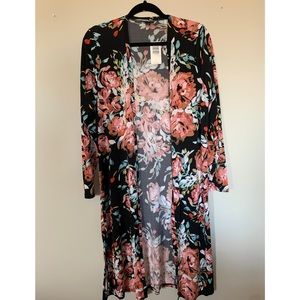NWT Torrid Plus Size 0 / 0 XL Kimono